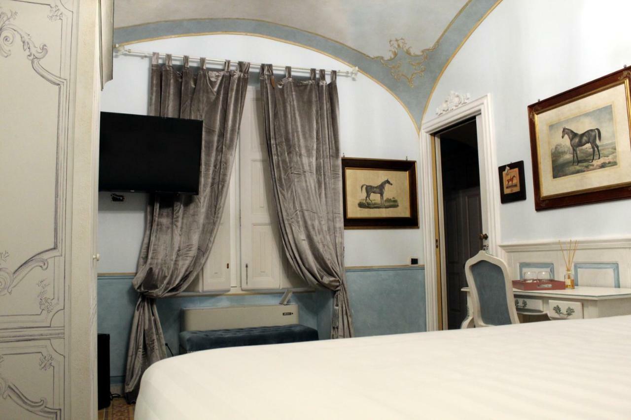 Les Suite Royales 萨萨里 外观 照片