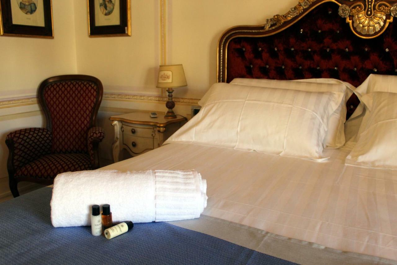 Les Suite Royales 萨萨里 外观 照片