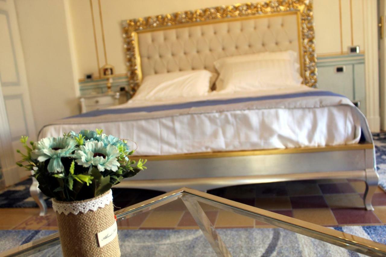 Les Suite Royales 萨萨里 外观 照片